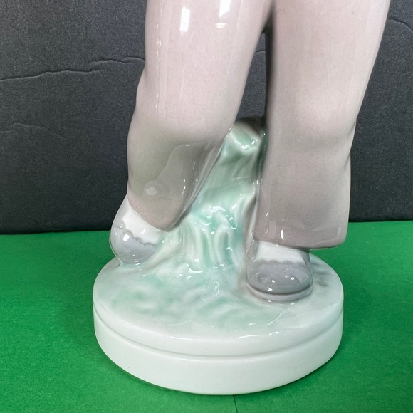 Lladró Sports Billy Golfer Vintage 1982,
Lladró by Jose Roig. Mint Condition - Picture 16 of 17